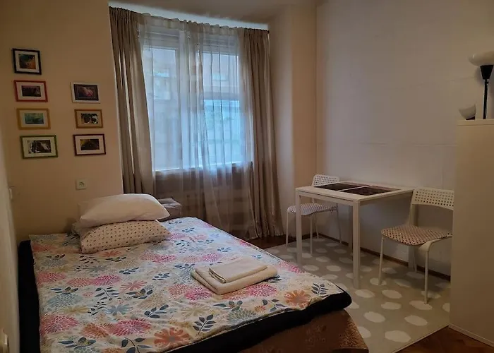 Tiny Center G Studio